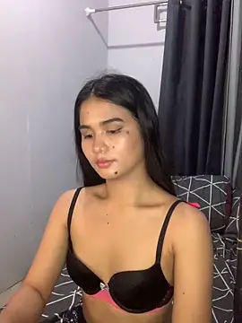 AngelHille live sex cam