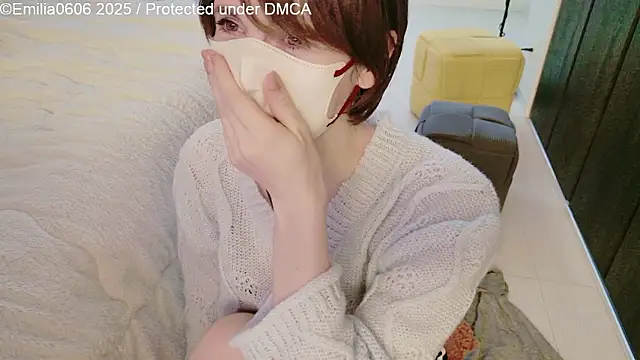 Emilia0606 live sex cam