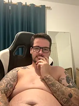 Tattooedman2 live sex cam