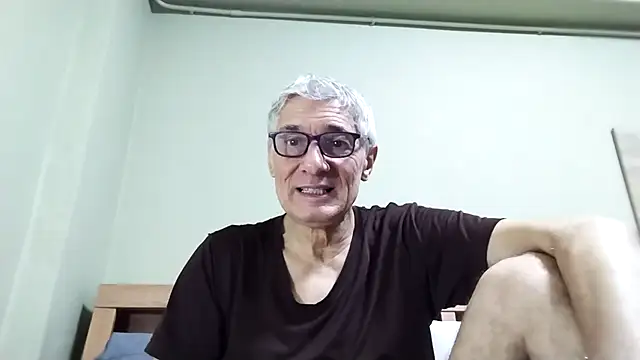 BIGUNCUTHARDCOCK live sex cam