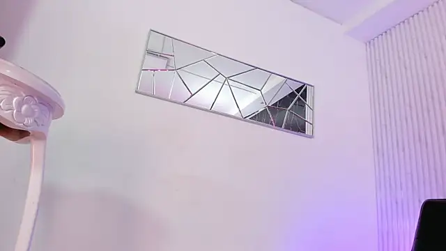 Mell_Saenz live sex cam