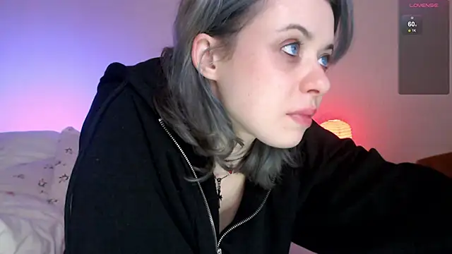 KatieMelone live sex cam