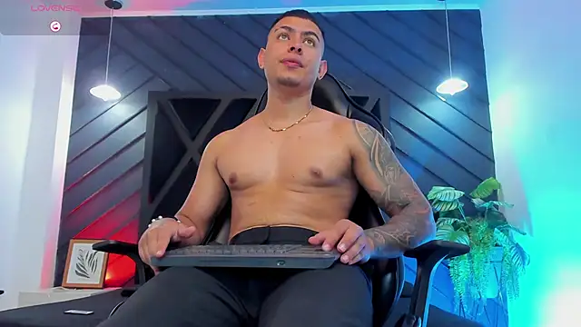 marco_garciia_ live sex cam