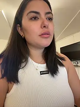 sukhakunis1 live sex cam