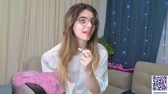 CasandraMickell live sex cam