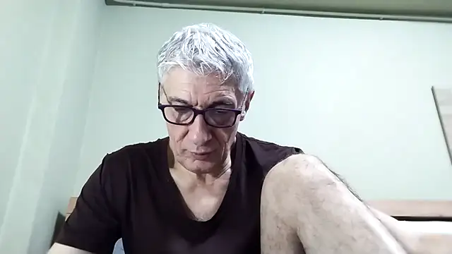 BIGUNCUTHARDCOCK live sex cam