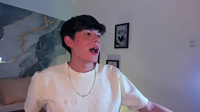 Isaac_Kurtt live sex cam