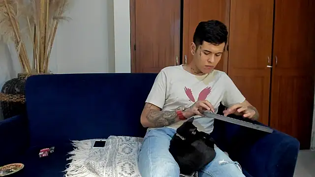 jamesinked_ live sex cam