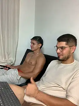 mirallesandbig live sex cam