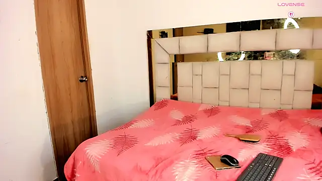 Nicol_ofi24 live sex cam