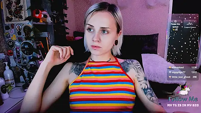 NaniMoore live sex cam