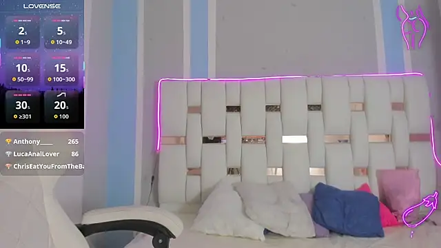 iamCharlotte19's cam snapshot