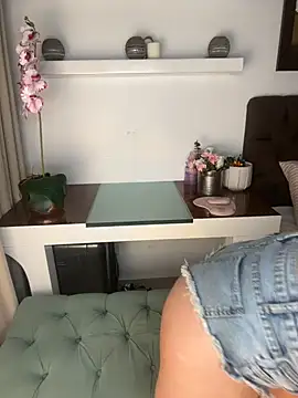 ariazschernitz1 live sex cam