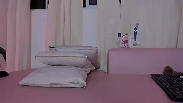 Leslie_Bussh_'s cam snapshot