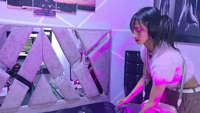 megha_noa's cam snapshot