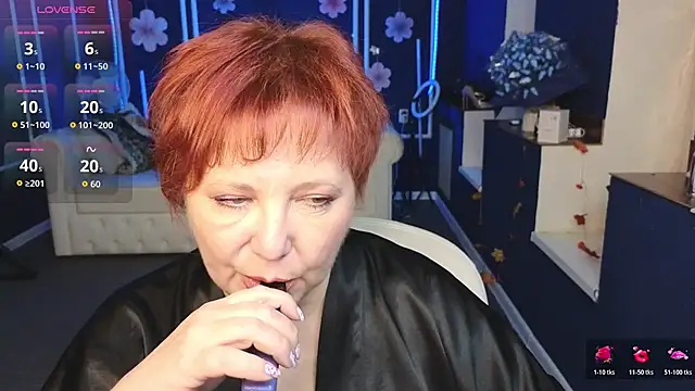 Kira_Kenett live sex cam