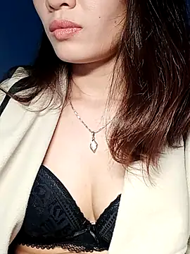 Hinna_x live sex cam