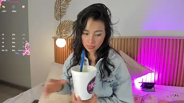 Valleriie_ live sex cam