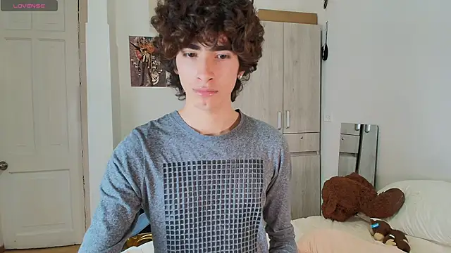 Nude_Boy18 live sex cam