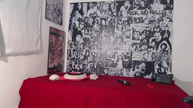 CrisBathoryxxx's cam snapshot