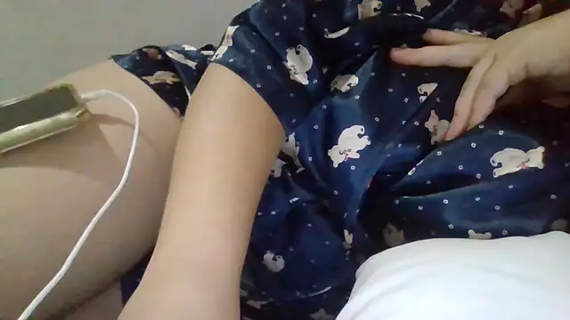 Phoenixgirlcam's cam snapshot