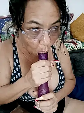 AnittaTettona live sex cam