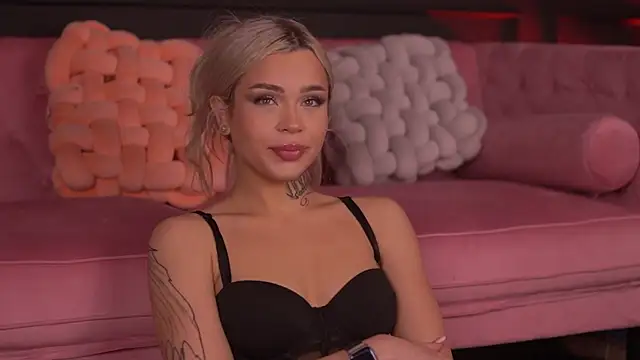 NickyBenz live sex cam