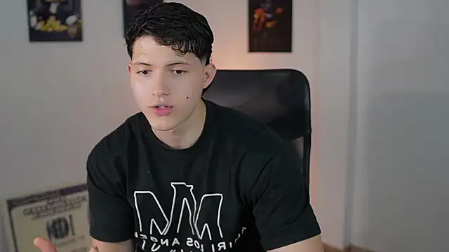 Hazzan_Velez live sex cam