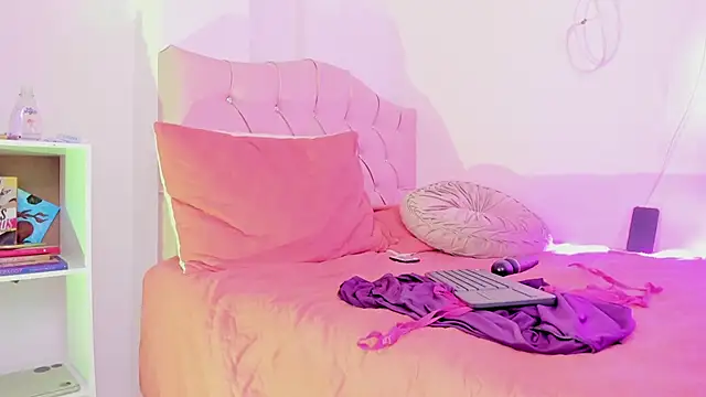 VictoriaBlackfire live sex cam