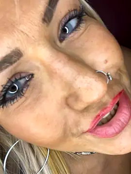 LittleMissEeve live sex cam