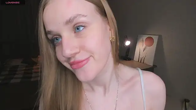 OdellaFrake live sex cam