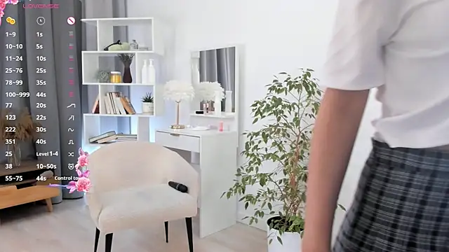 UdelaDodson live sex cam