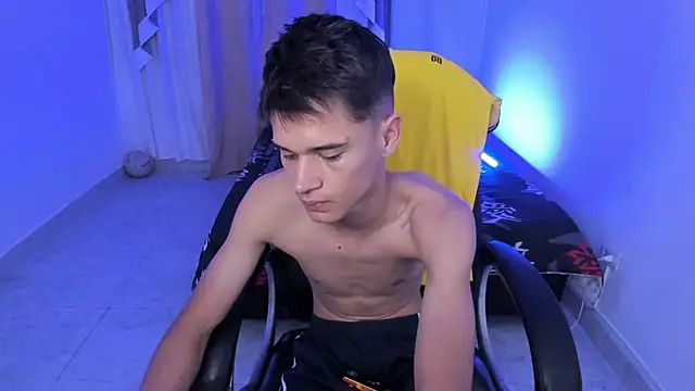 Aron_Boyy live sex cam