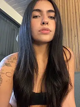 DaphneUwu live sex cam