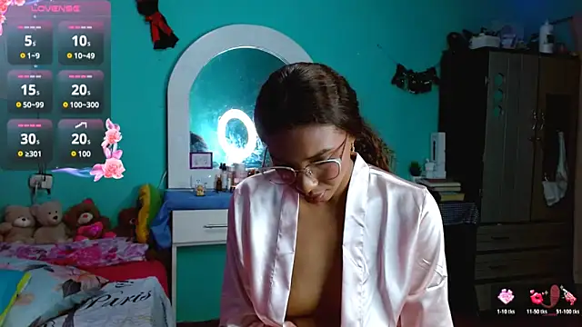 sensitive_brunette live sex cam