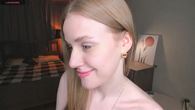 OdellaFrake live sex cam