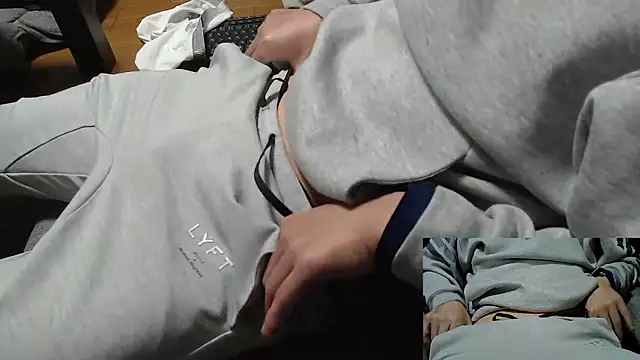 Yasu2000 live sex cam