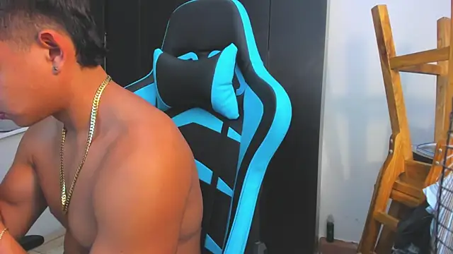 Bray_Kevin live sex cam