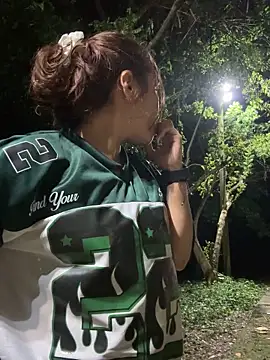 Juanelopez1 live sex cam