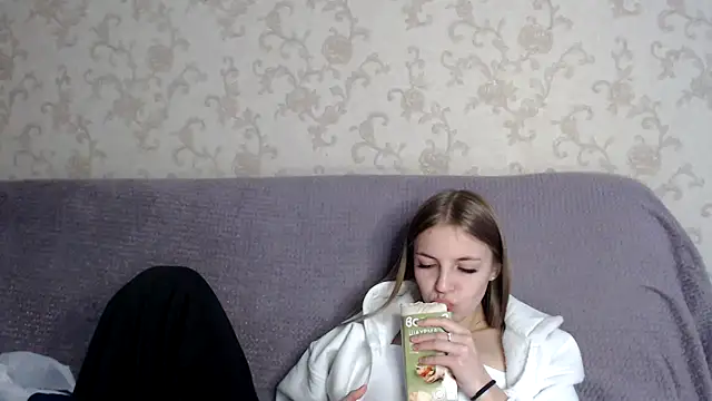 HitGyrl live sex cam