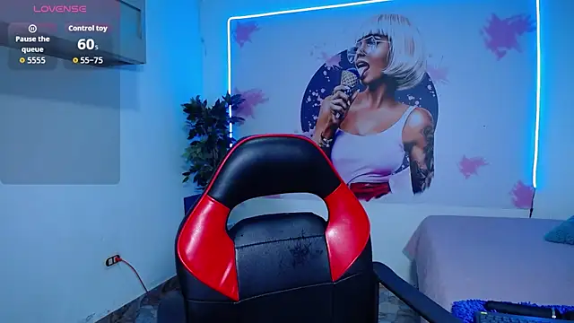 cristal_horny19 live sex cam