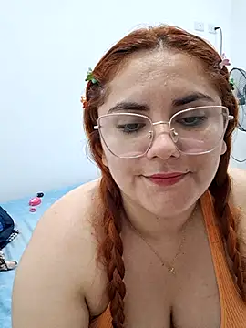 girl_redhead_bigtits's cam snapshot