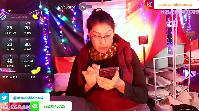 LaInsaciableIntensa live sex cam