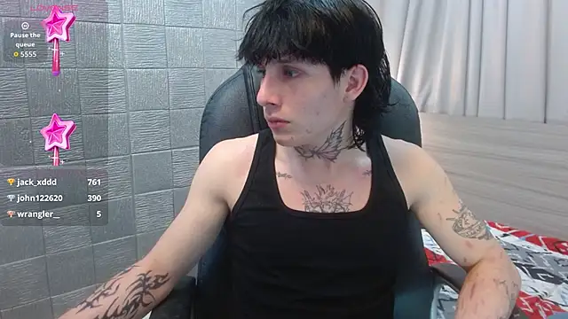 Iantwink18 live sex cam