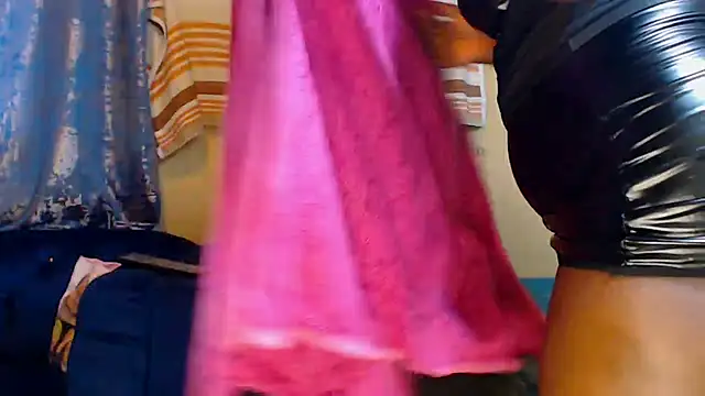 CandyMayaxx2 live sex cam