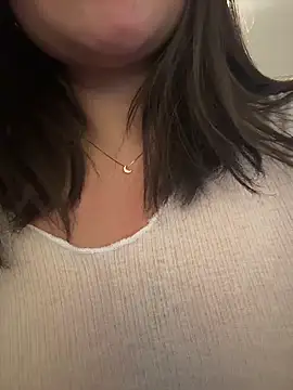 sukhakunis1 live sex cam