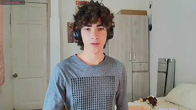 Nude_Boy18 live sex cam