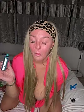 naughtychelseaxox's cam snapshot