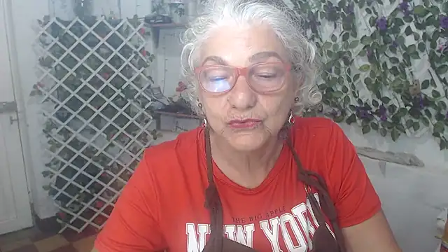 FunnyGrandma live sex cam