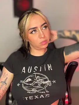 VeloraVyxen_'s cam snapshot